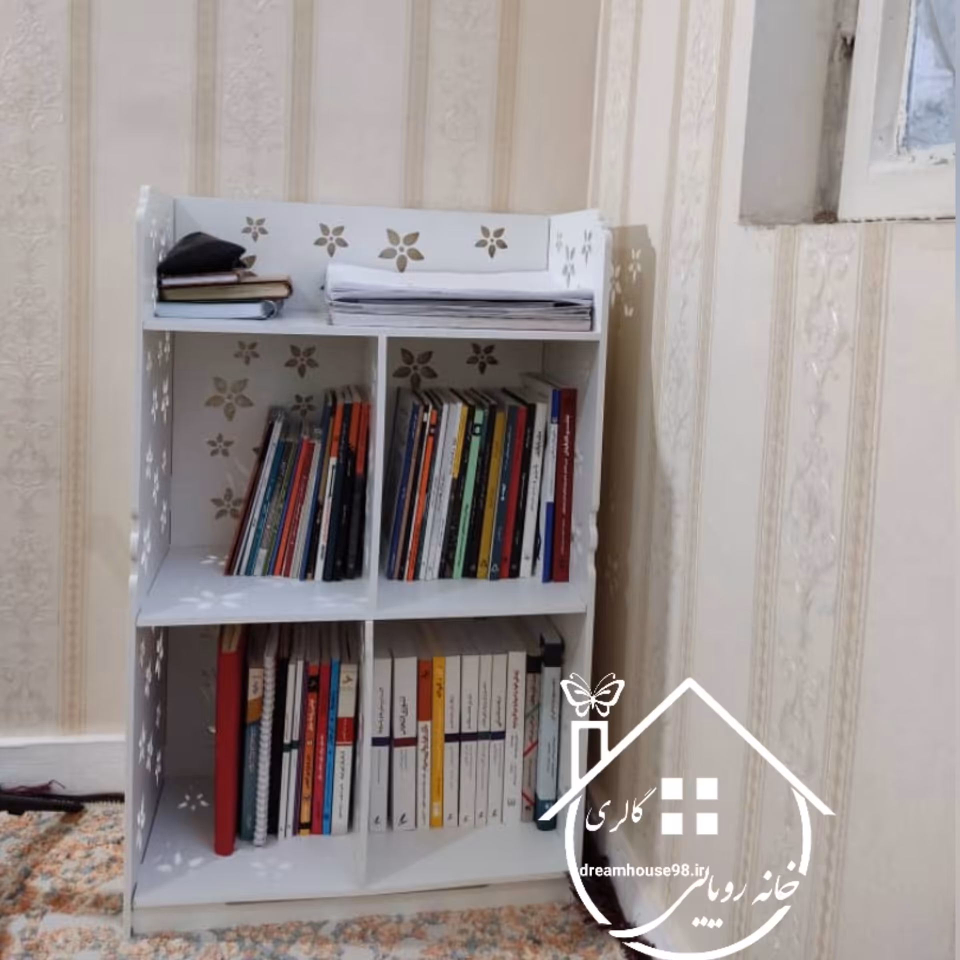 استند کتابخانه سه طبقه طرح گل