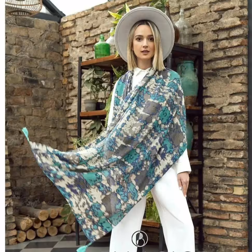 شال نخی منگوله دار 