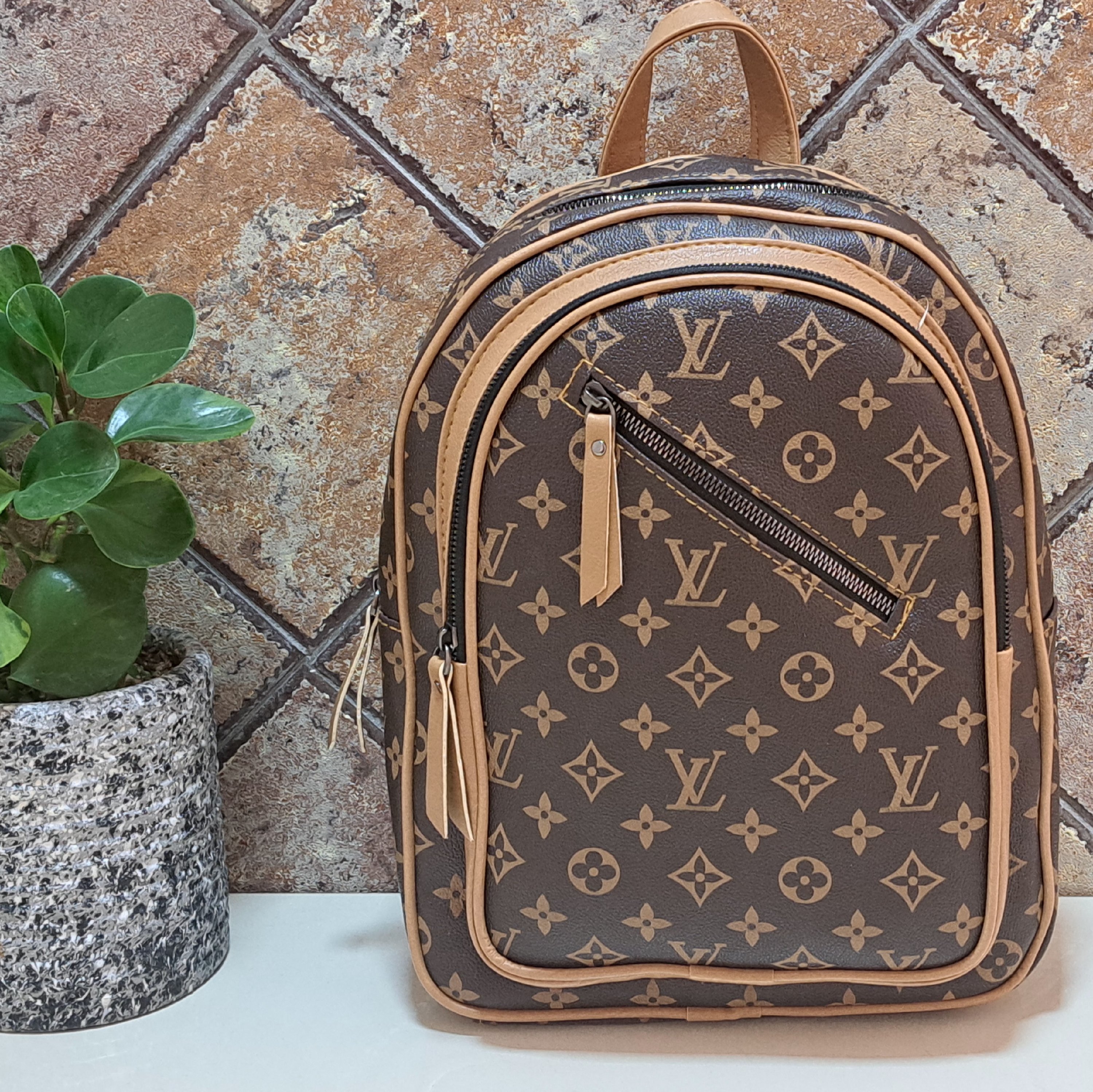 کیف کوله جیب کج طرح مارک LOUIS VUITTON کد 370