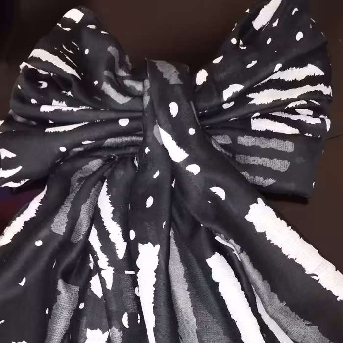 شال  نخ صابونی منگوله دار  برند اچ پی اس 