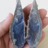   سنگ عقیق توپی سلیمانی و آبدار معدنی و اصل با خواص فراوان مناسب دکور منزل و ویترین مغازه و ساخت نگین 7 سانته