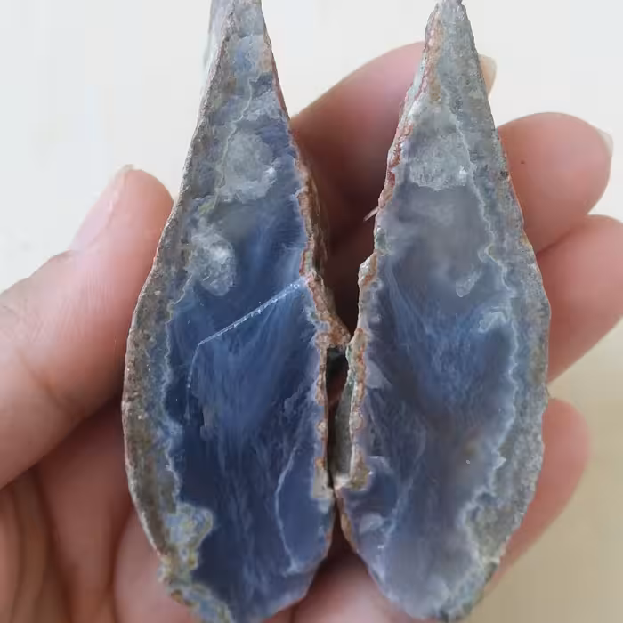   سنگ عقیق توپی سلیمانی و آبدار معدنی و اصل با خواص فراوان مناسب دکور منزل و ویترین مغازه و ساخت نگین 7 سانته