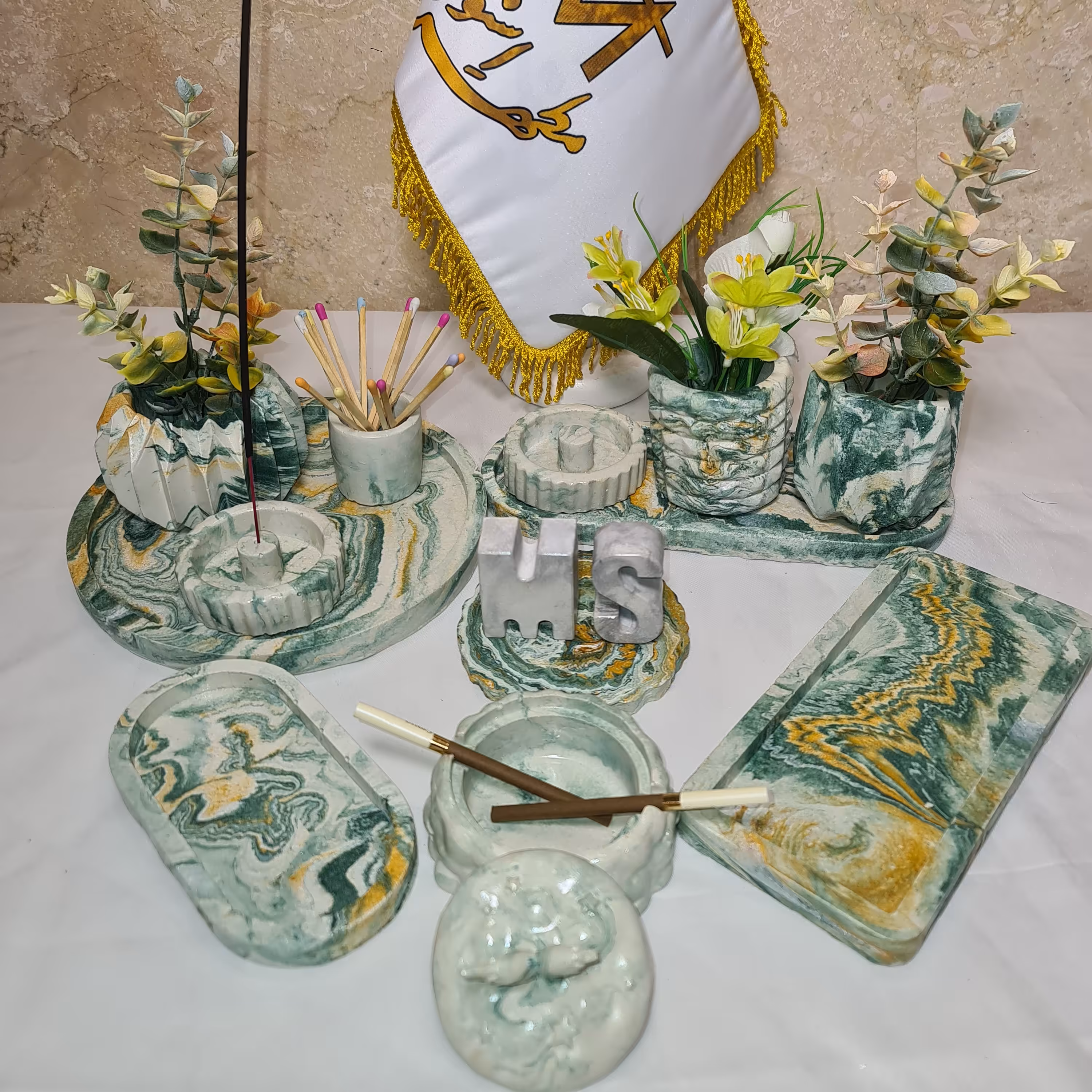 ست اکسسوری دکوری 12 تیکه نارنجی-سبز سنگ مصنوعی، جاشمعی، گلدان و جاعود 