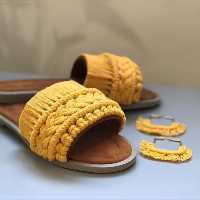 صندل راحتی مکرومه سپید ارسال رایگان با حداقل خرید  420000   ا ز غرفه  قبل از سفارش حتما موجودی بگیرین 