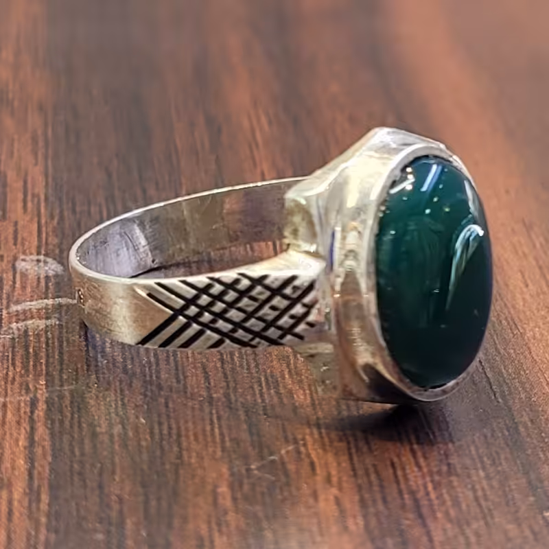 عقیق سبز با حرز و تربت