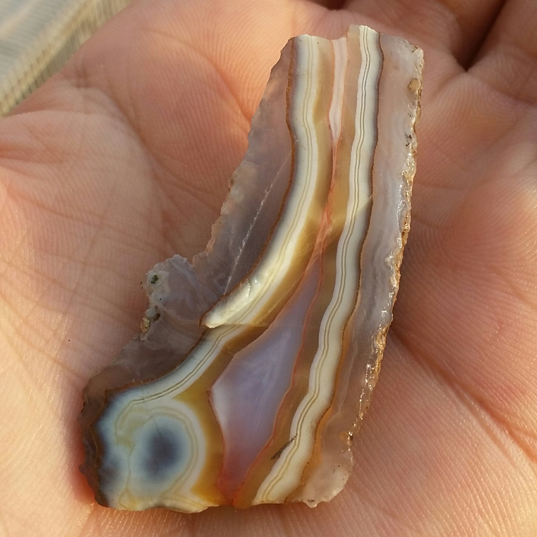 سنگ راف عقیق سلیمانی 3بعدی رنگی خارق العاده محشششر
100 در 100 طبیعی شاهکار خلقت بی نظیر
زیبااا