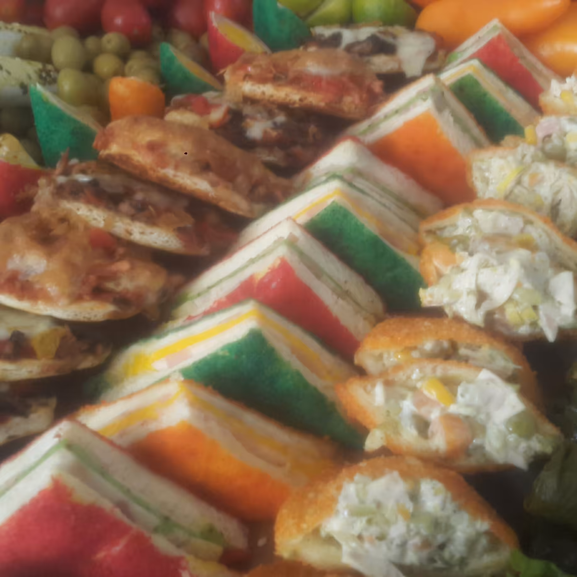 پودر  سوخاری رنگی،تمیز و بهداشتی در رنگهای مختلف مورد استفاده جهت خوراکیهای فست فود و فینگر فود 