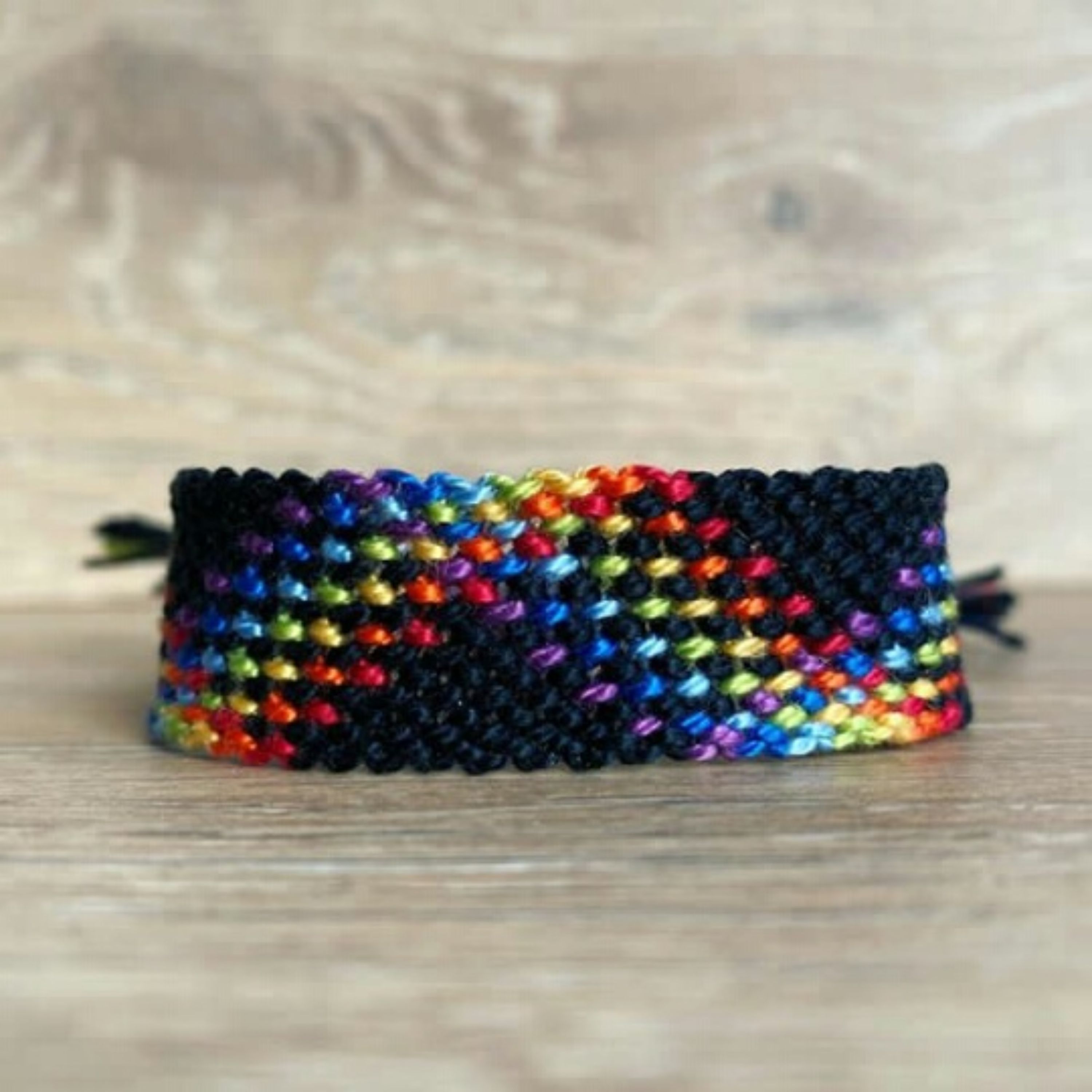 دستبند دوستی هاشور دار هفت رنگ کد 12