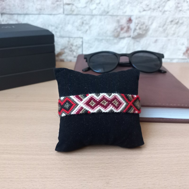 دستبند دوستی مکرومه بافی کد11