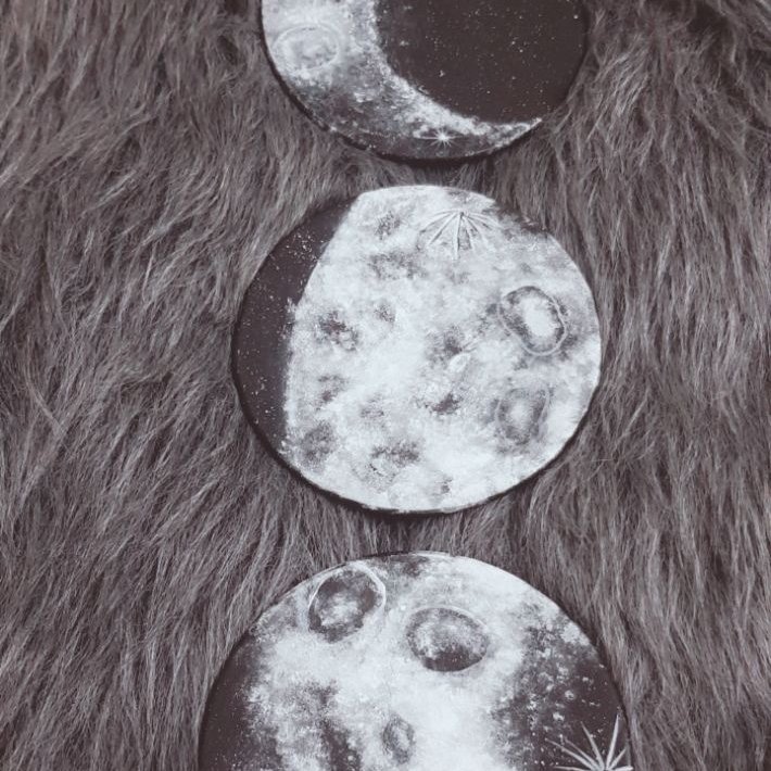 ست بشقاب سفالی طرح ماه سایز 15سانت رنگ سفید و مشکی