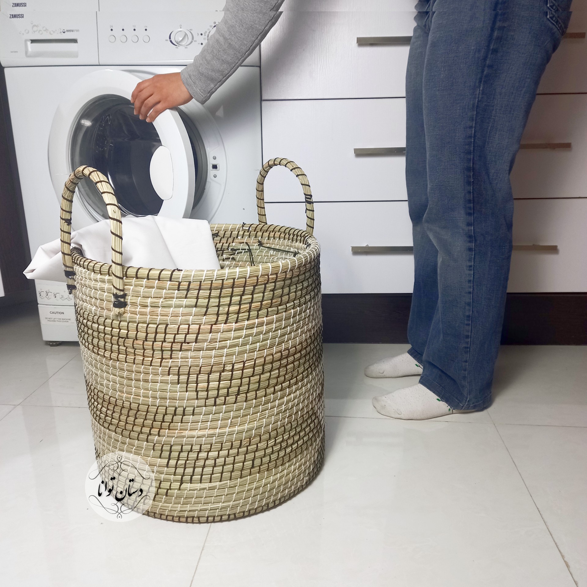 سبد لباس حصیری سبک مدرن