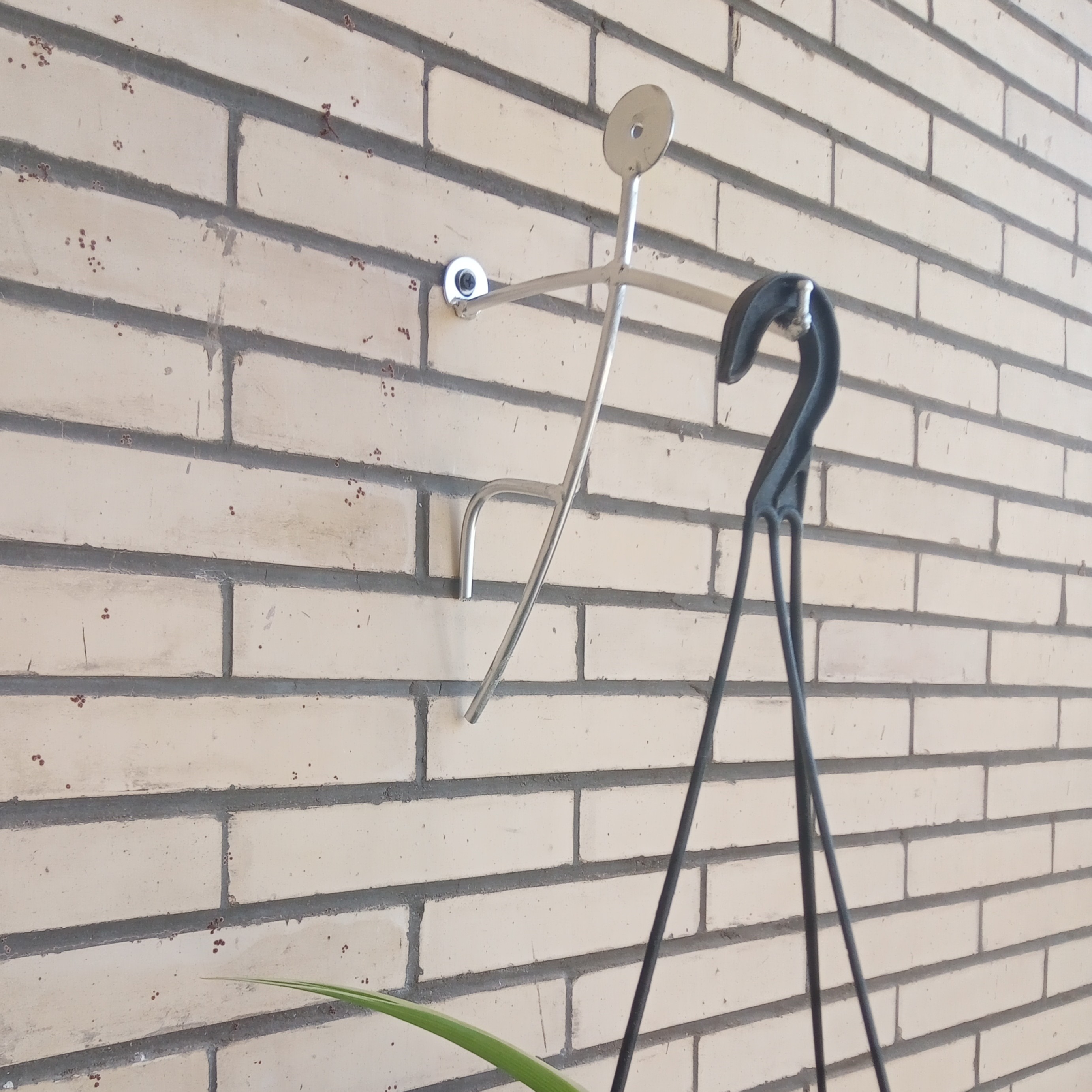 سازه استند گلدان ادمک