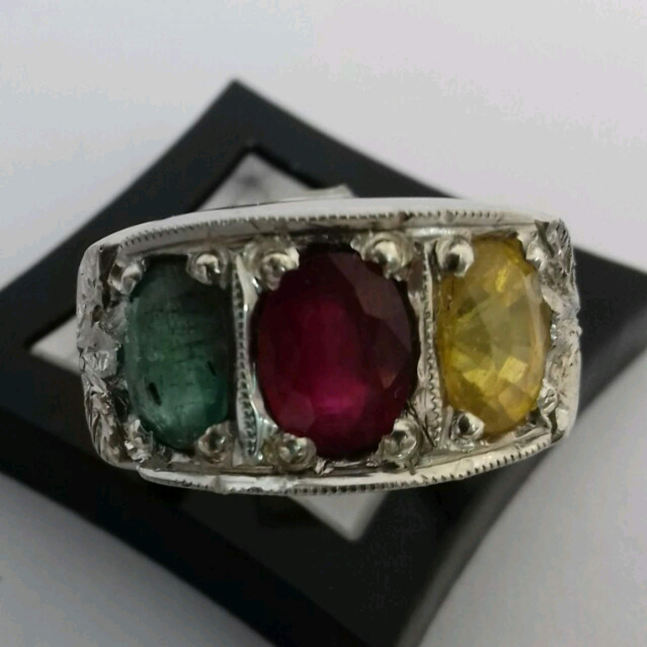سه نگینه اصلی شبکه a334