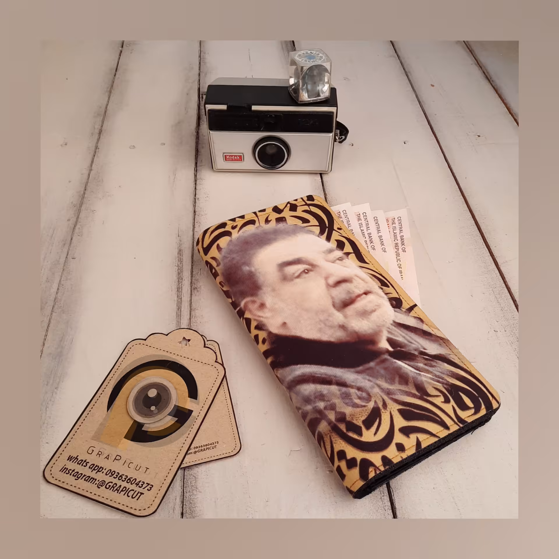 چاپ عکس دلخواه روی کیف پول (پس کرایه)