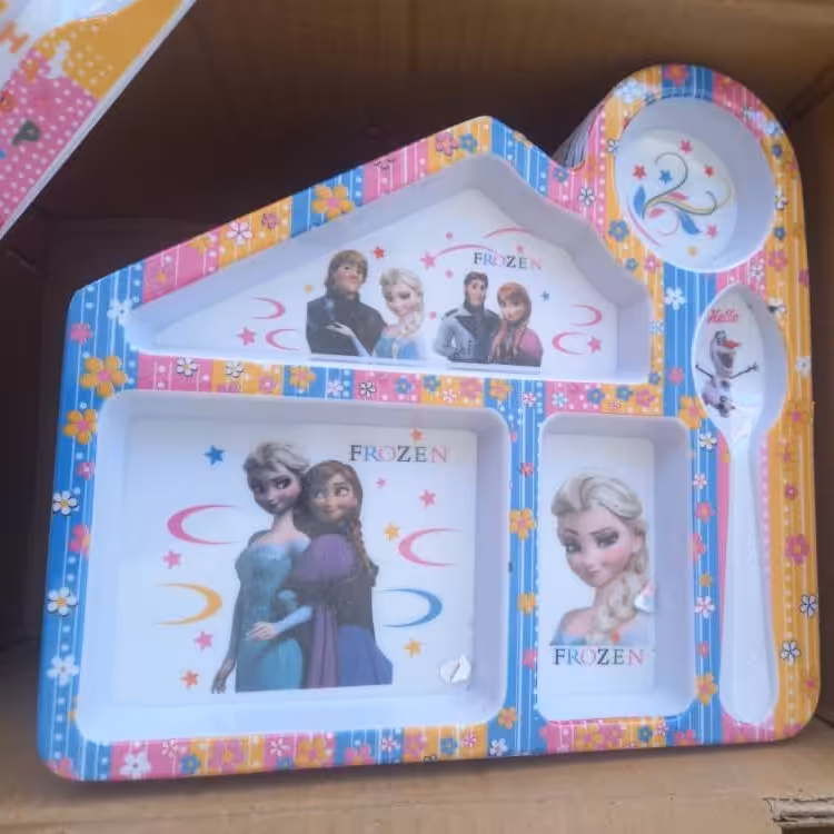 سینی  سلف غذا خوری کودک.