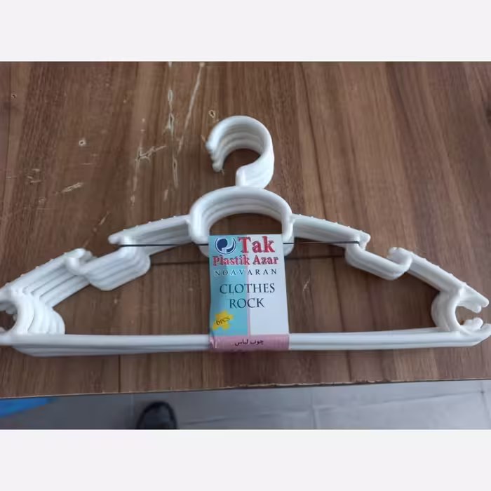 چوب لباسی پلاستیکی بزرگسال 6عددی (پس کرایه)