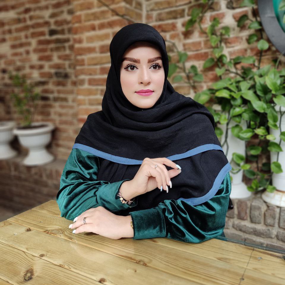 روسری نخی اسلپ مزونی دور گان دوزی کیفیت درجه یک قواره 130 رنگ مشکی حاشیه آبی