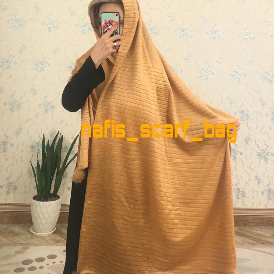 شال مخمل پلیسه پم دار