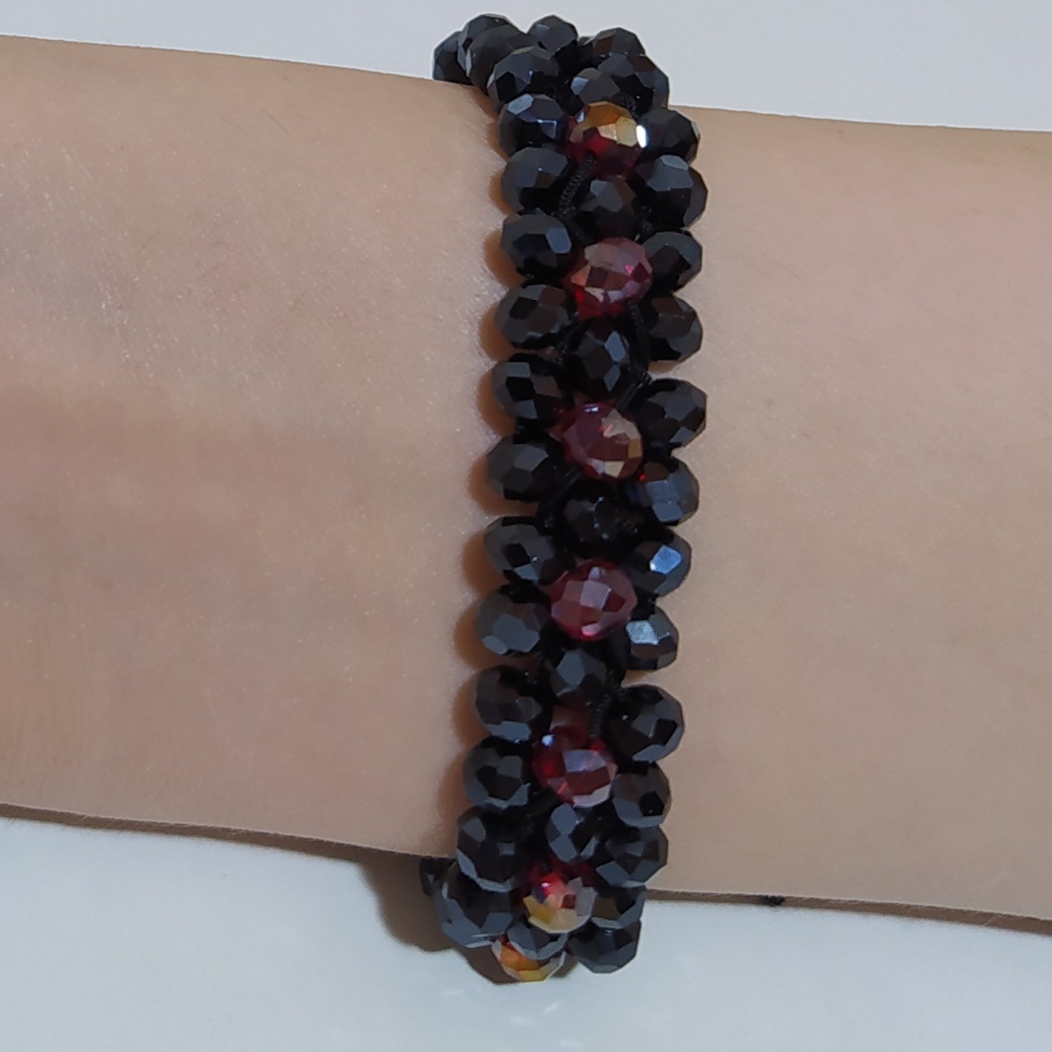 دستبند دستساز یاس مدل گرداب