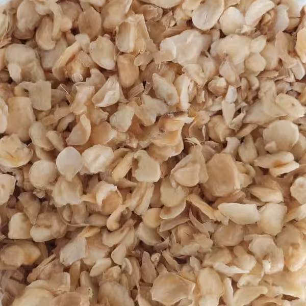 چیپس سیر محصول امسال همدان ازمزارع روستای سولان پایتخت سیر وموسیر به صورت ارگانی