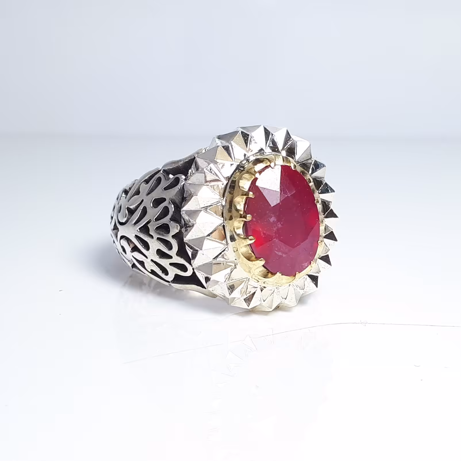 انگشتر یاقوت سرخ آفریقایی