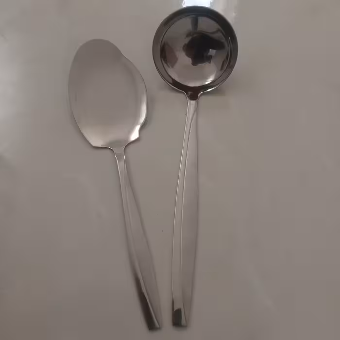 کفگیر و ملاقه طرح یک خطی ماینز مارک واگنر آلمان بسته 2 عددی یک عدد کفگیر و یک عدد ملاقه جنس بسیار عالی 