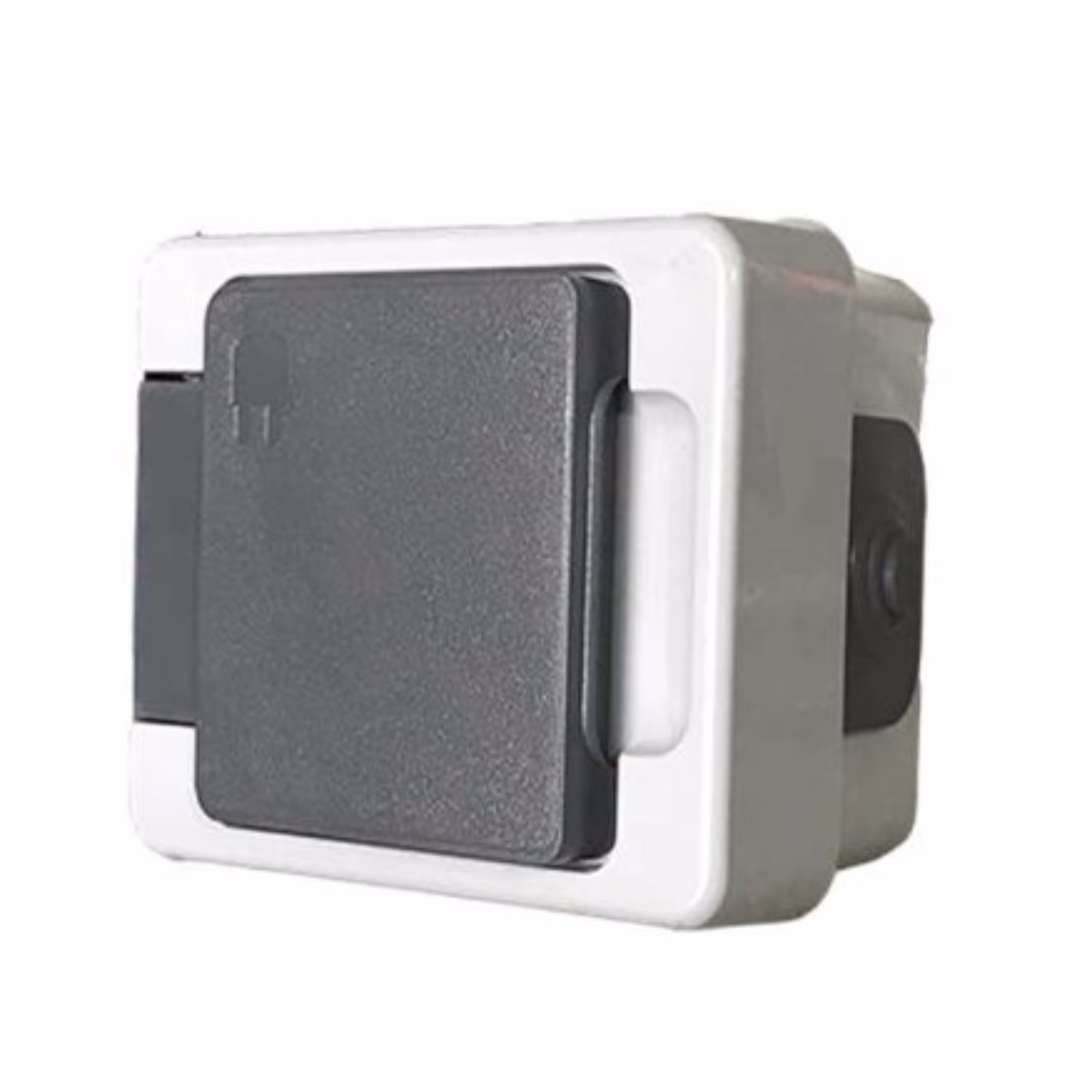 پریز برق صنعتی ارت دار پارت الکتریک