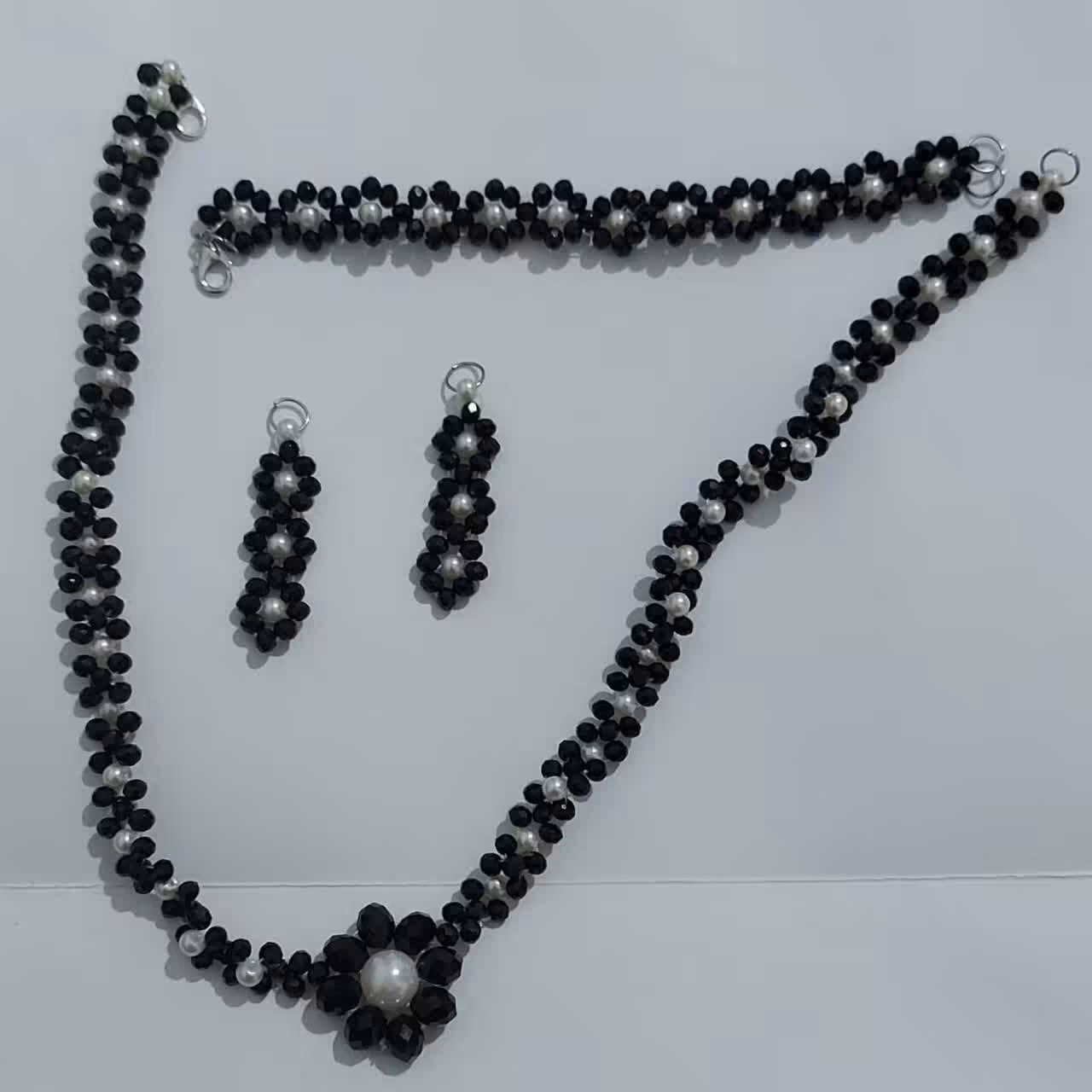 ست مهره سیاه و سفید کریستالی