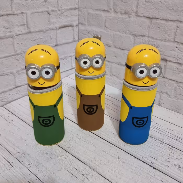 قمقمه شیشه ای طرح مینیون دارای کاور