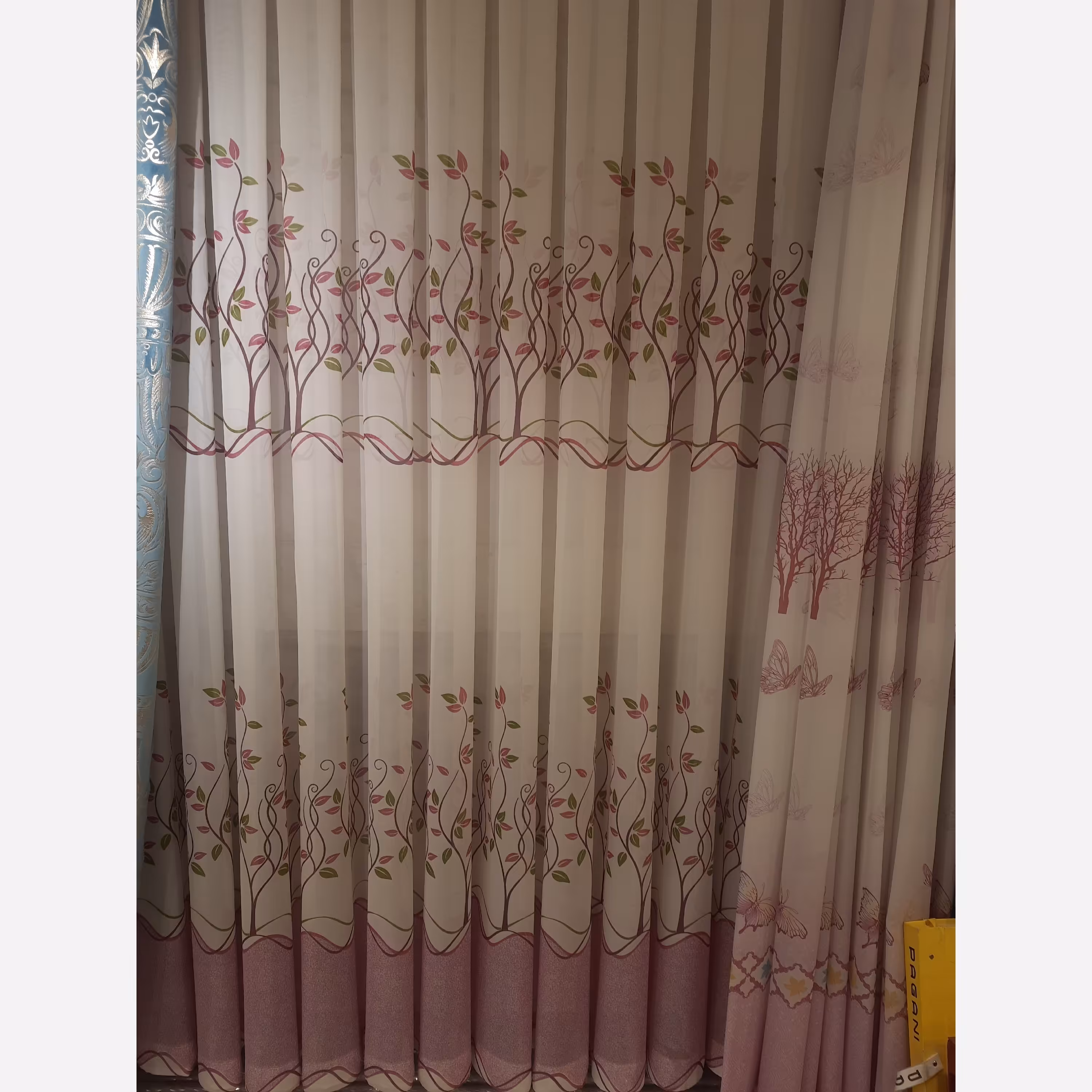 پرده حریر طرح دار در 3 رنگ مناسب برای اتاق خواب و آشپزخانه و...