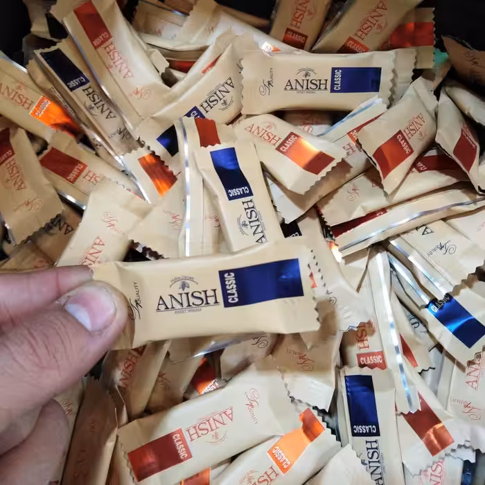 شکلات با طعم کاکایو خالص ، برند : انیش، وزن خالص : 1کیلو ( غرفه گز اُمید) 