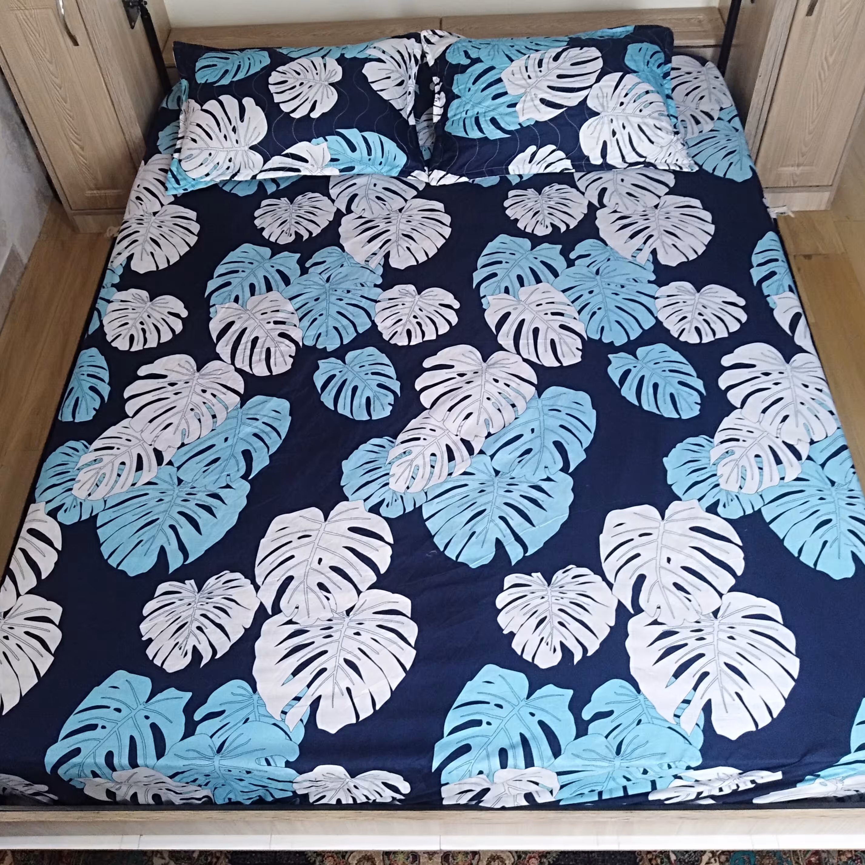 نیم ست روتختی پنبه دوزی شده دونفره طرح برگ انجیری