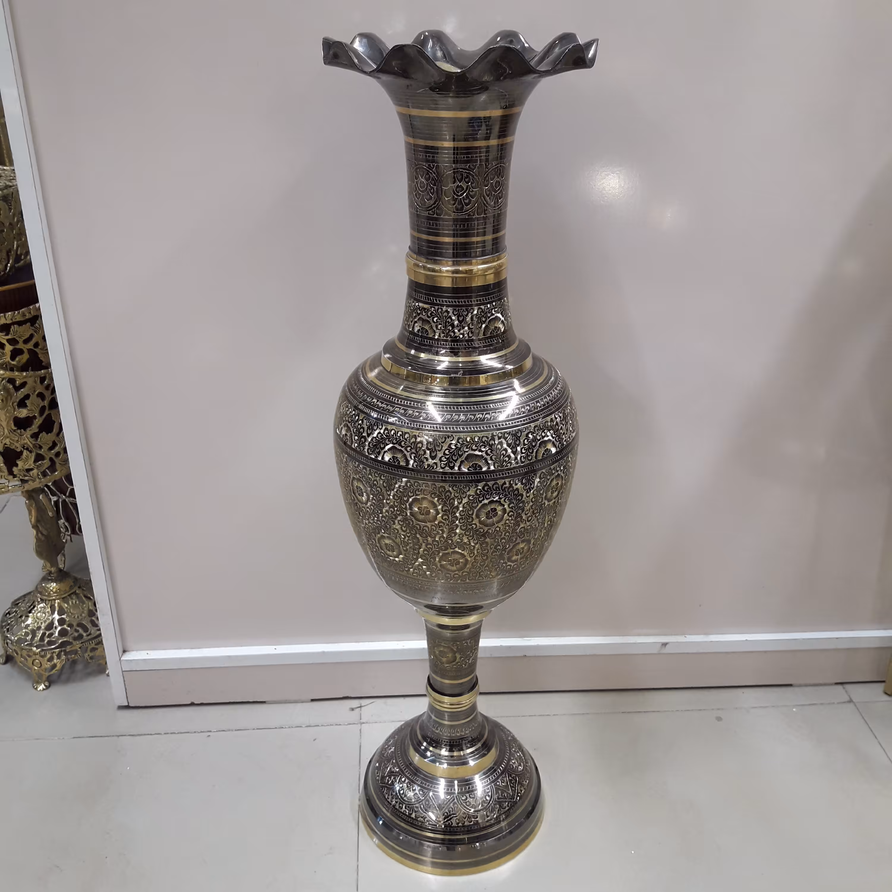 گلدان تمام برنج 30 اینچ ساده صنایع دستی پاکستان