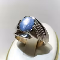 انگشتر یاقوت استار کبود طبیعی برمه، بدون بهسازی و کمیاب