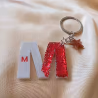 جاسوییچی رزینی حرف Mانگلیسی کار شده با اکلیل