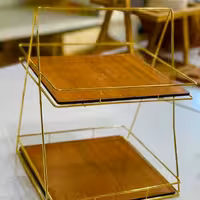 استند فلزی طلایی کف چوب دو طبقه مربع