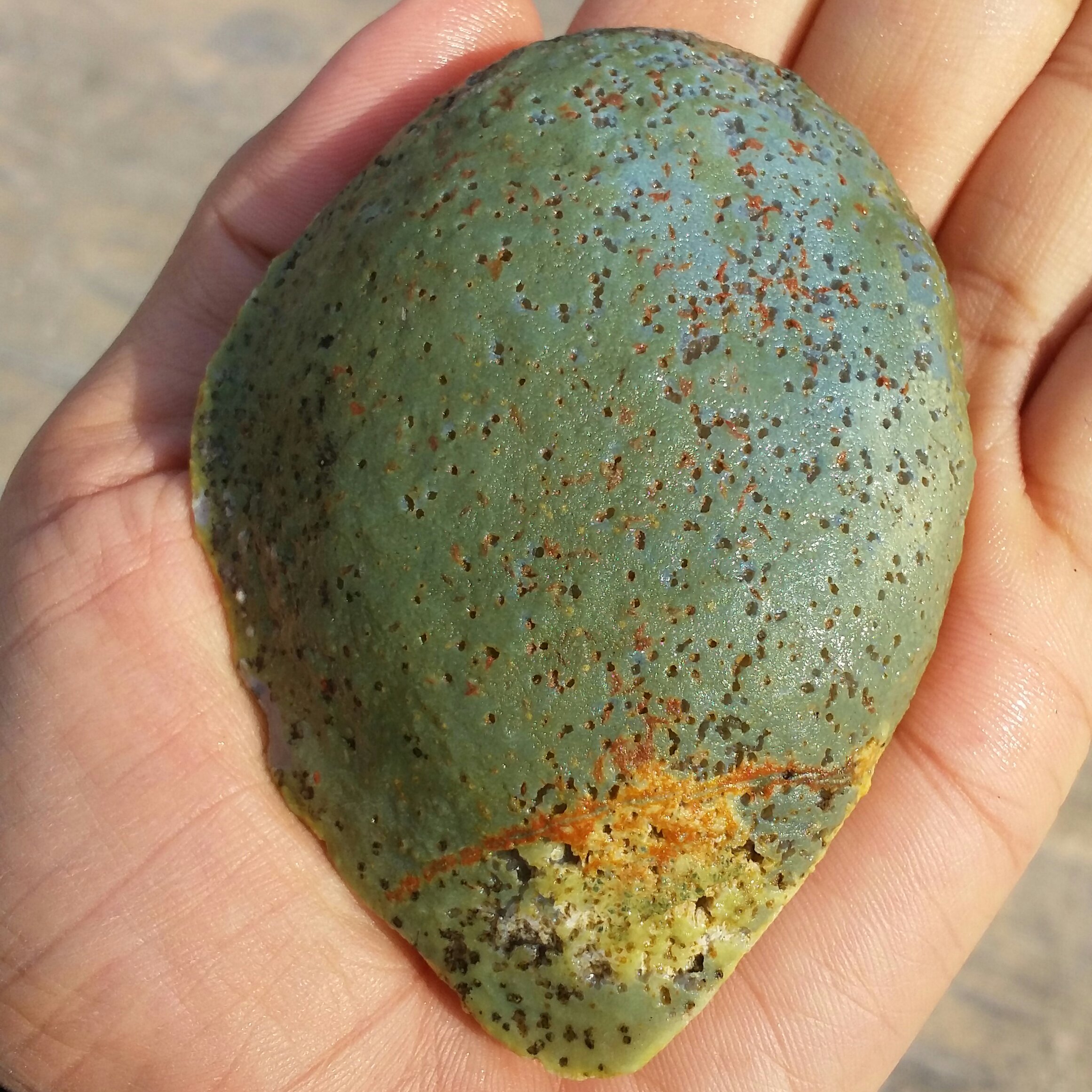 سنگ راف خام عقیق برش نخورده با کیفیت 100 در 100 طبیعی سرشار از خواص شاهکار خلقت
با قابلیت ساخت چند نگین بینظییر
کد 8768