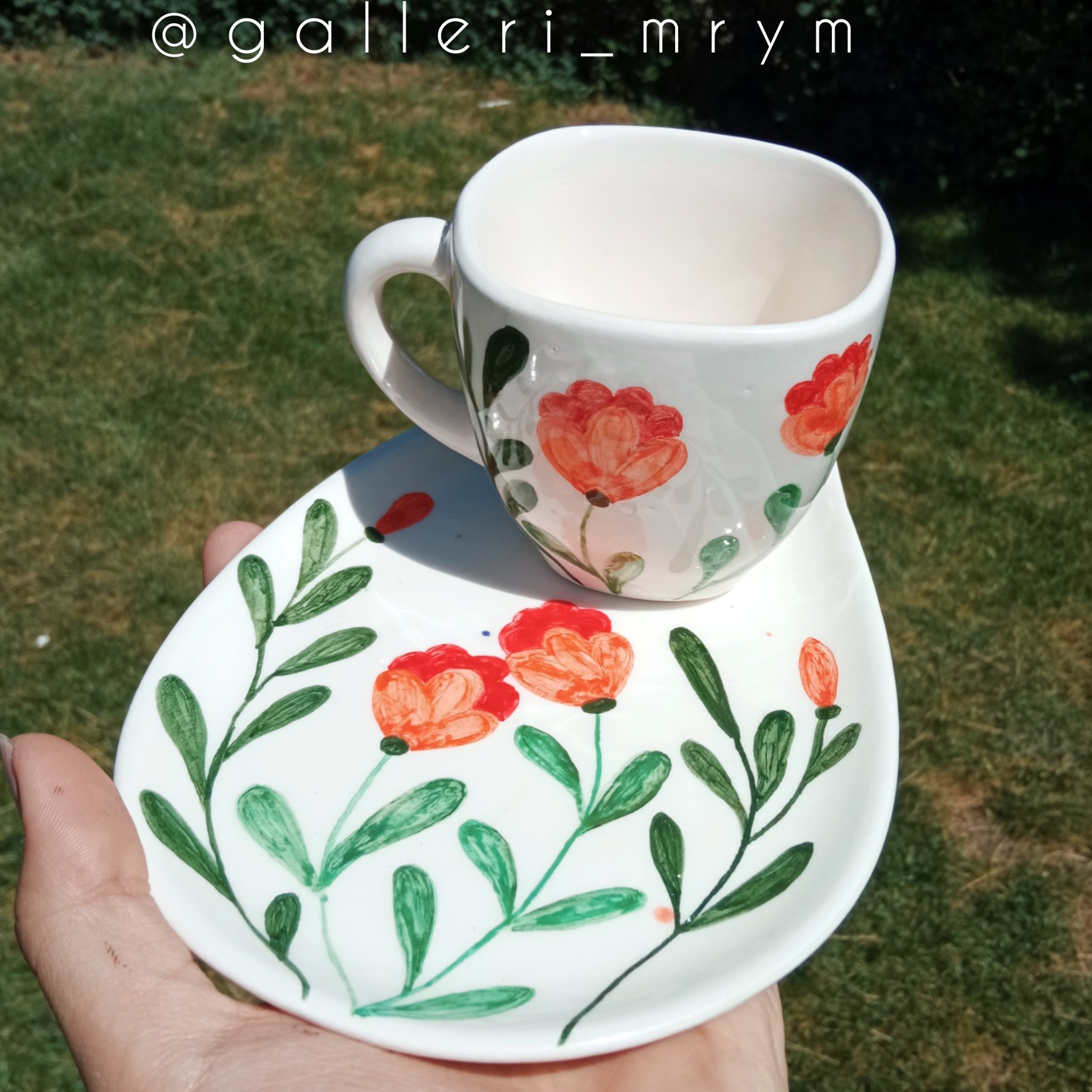 لیوان و زیر لیوانی سرامیکی