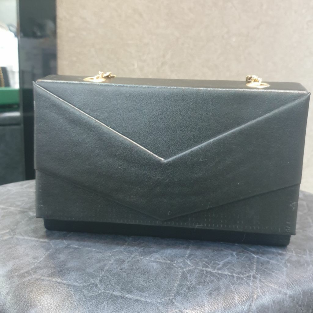 کیف دوشی و دستی زنانه دخترانه کیف زنجیری مجلسی زنجیردار زنجیر دار شیک پاکتی طرح طرحدار طرح دار پاسپورتی صندوقی سبز