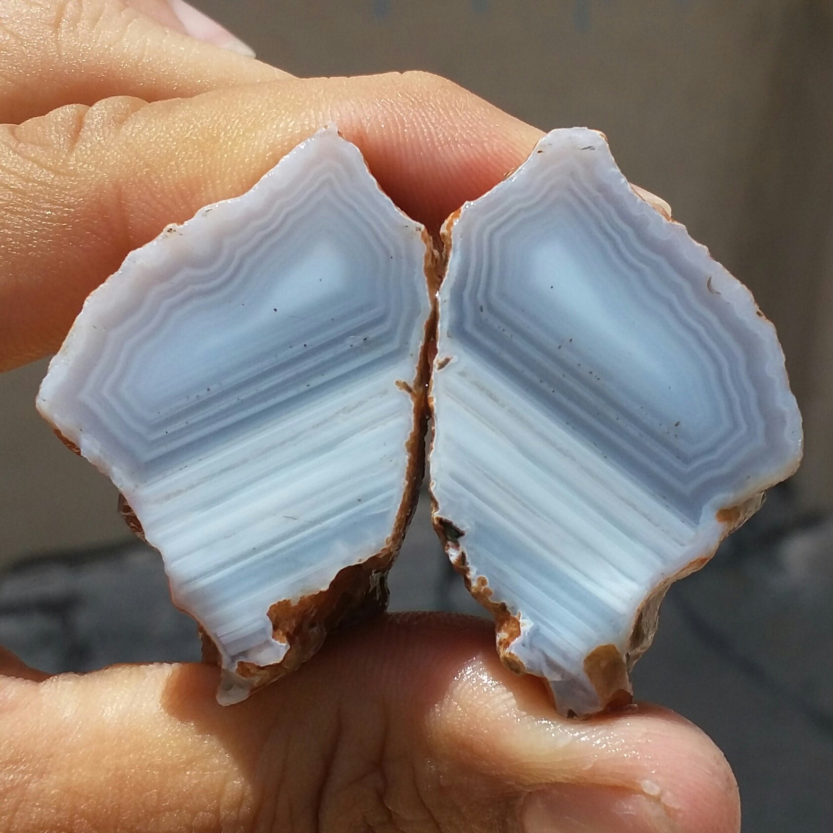 اسلایس سنگ راف عقیق سلیمانی سه بعدی خطی منظم صد در صد طبیعی شاهکار خلقت با قابلیت ساخت چند اسلایس و نگین
 کد 11512