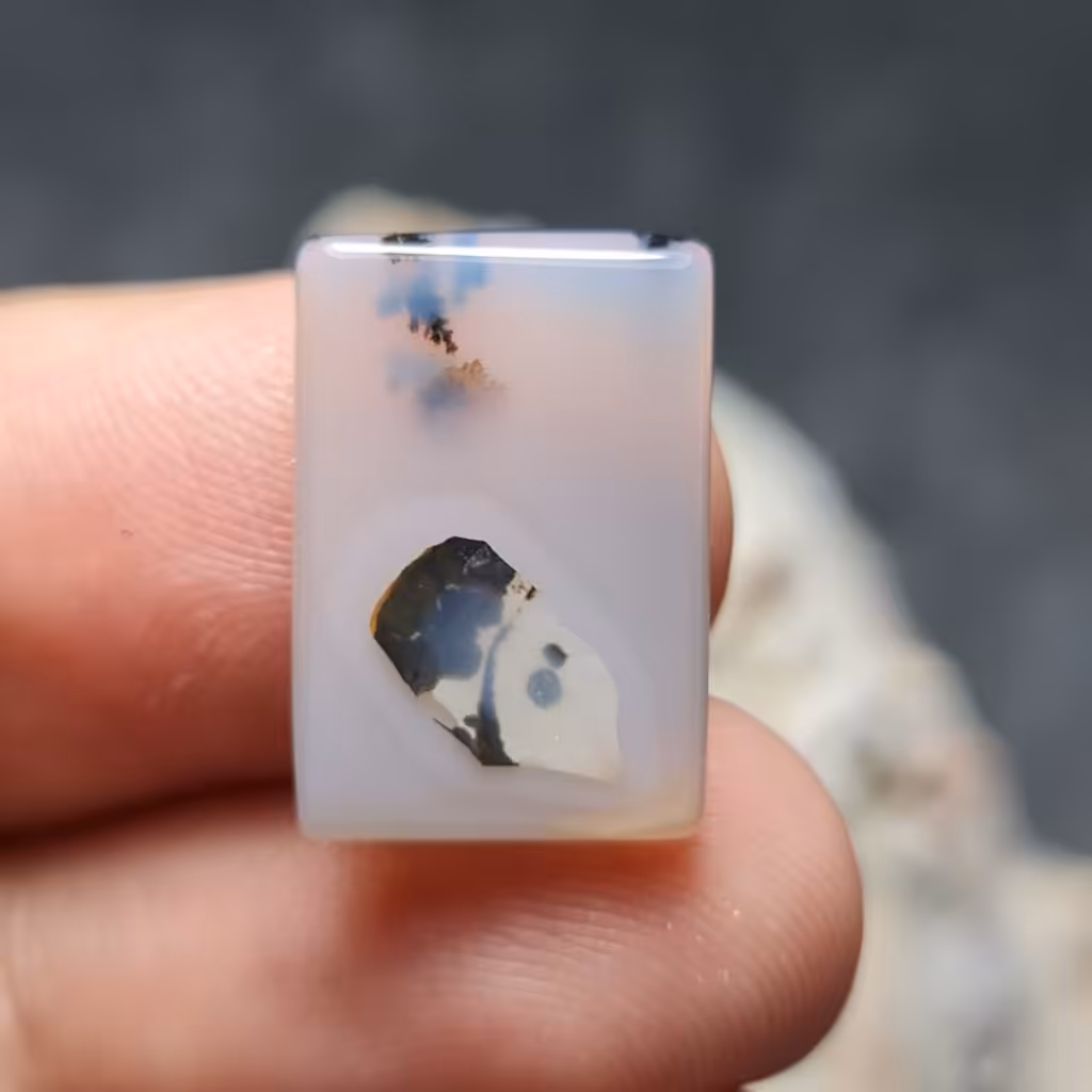 نگین فوق العاده زیبای سنگ عقیق شجری صد درصد طبیعی بسیار خاص اصل معدنی
کد  27463