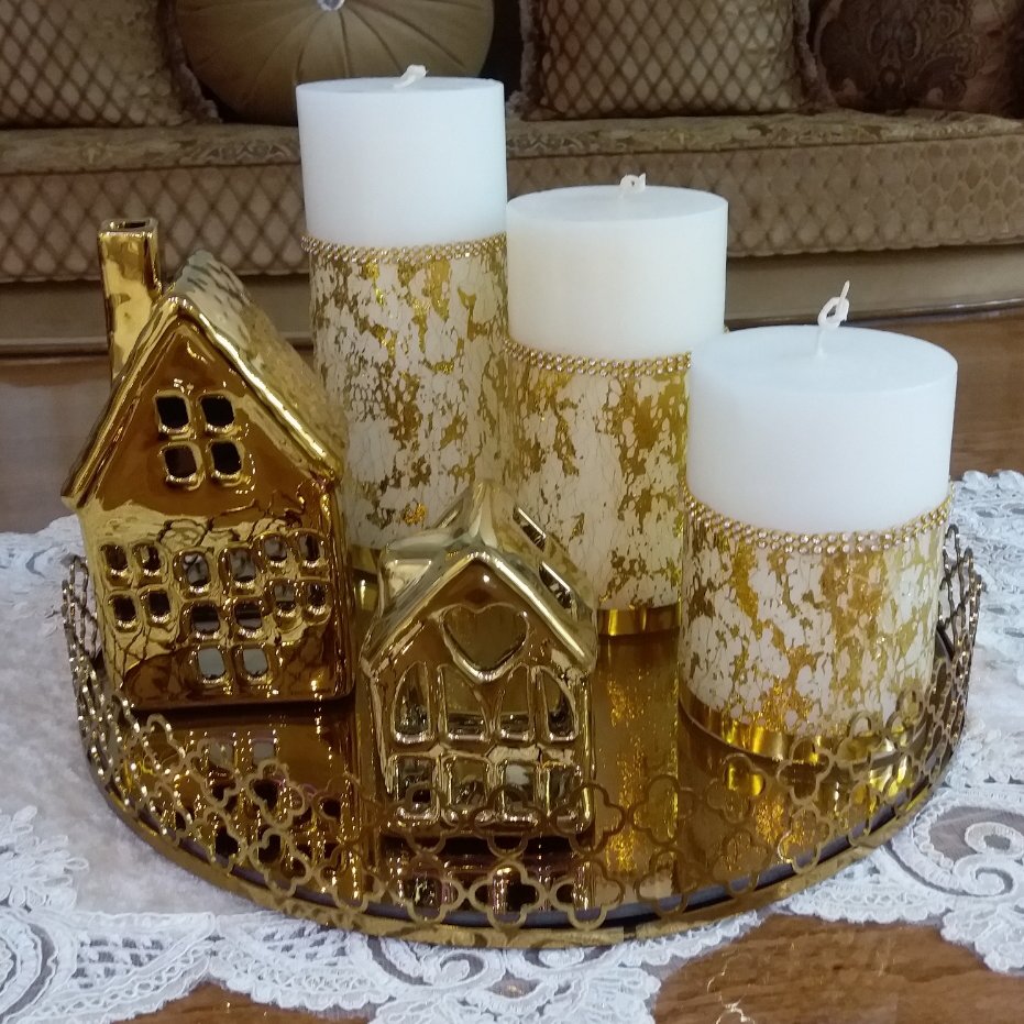 شمع استوانه سه تایی،در دو رنگ طلایی و نقره ای ودر قطر8 و  وزن 2000گرم و  ارتفاع 20 15 و 10  سانت