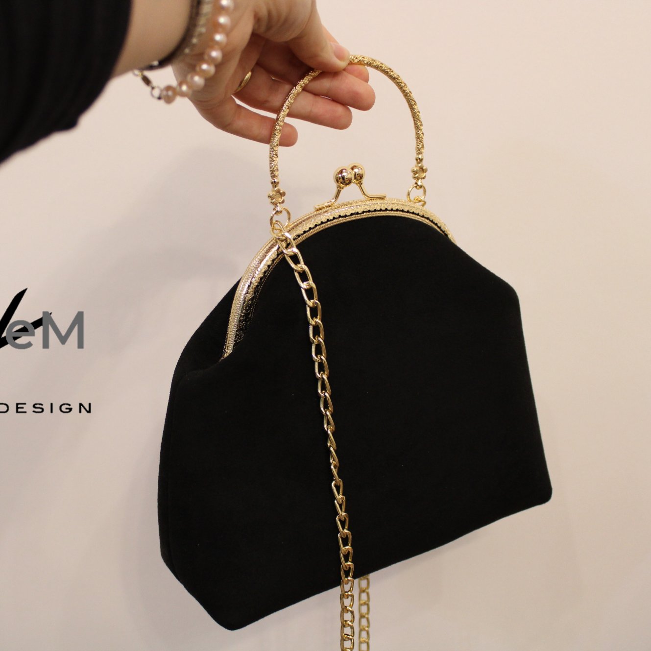 کیف زنانه مجلسی مخمل دهانه طلایی