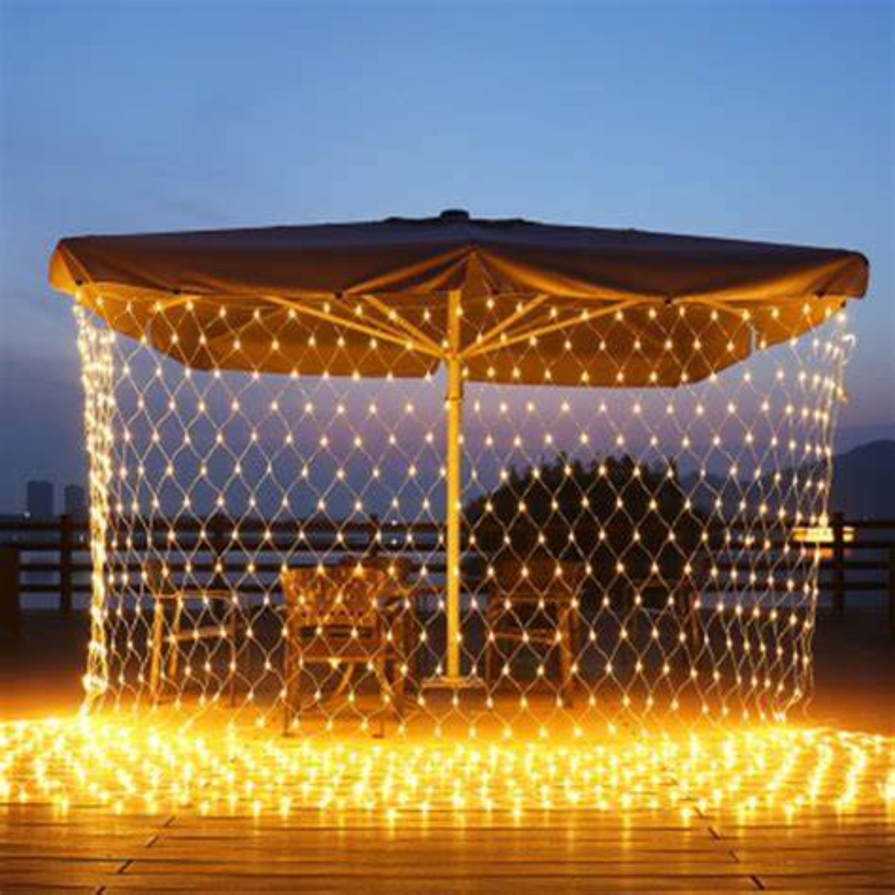 ریسه توری ریسه زنبوری نوری  LED ابعاد 3متر در 2 متر تور مادگی دار 360 led