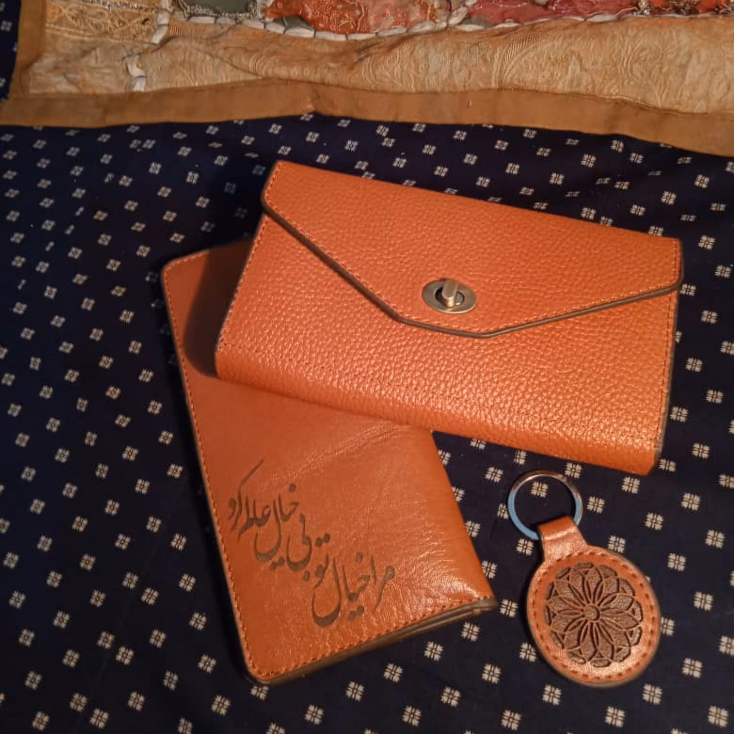 کیف پول و جاکارتی تمام چرم طبیعی در بالاترین کیفیت و متنوع ترین رنگ ها