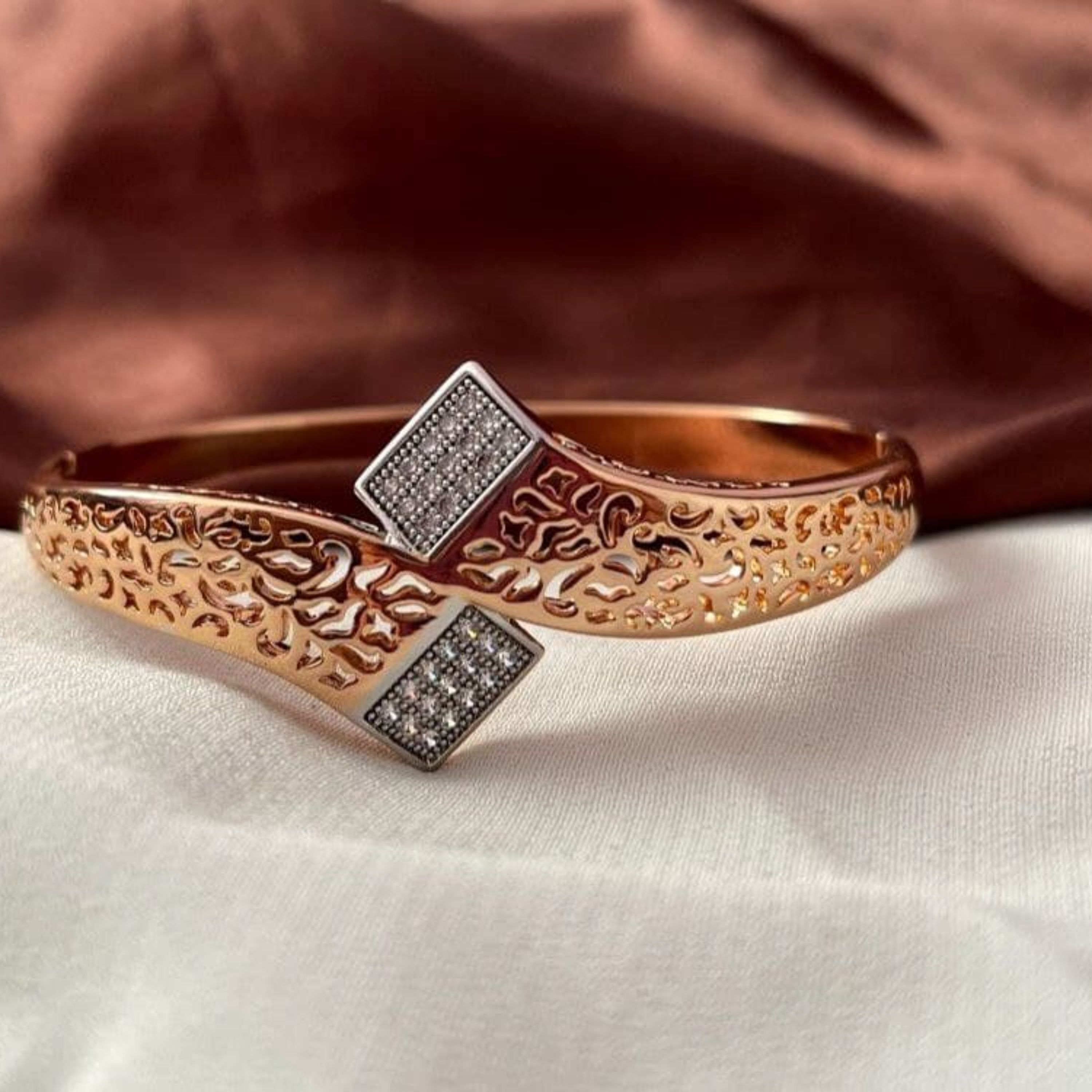 دستبند النگویی مارک ژوپینگ کد 1