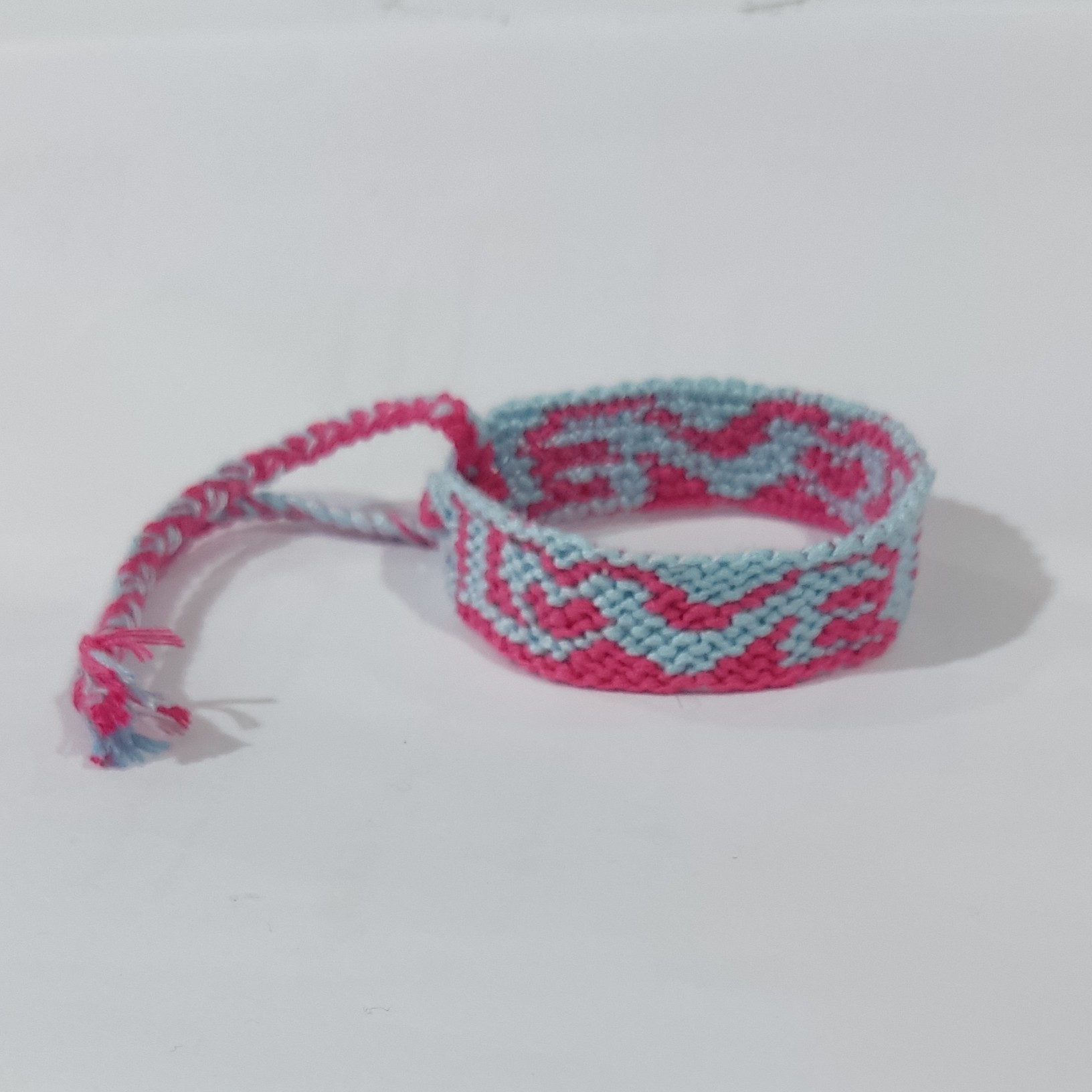 دستبند دوستی طرح LOVE