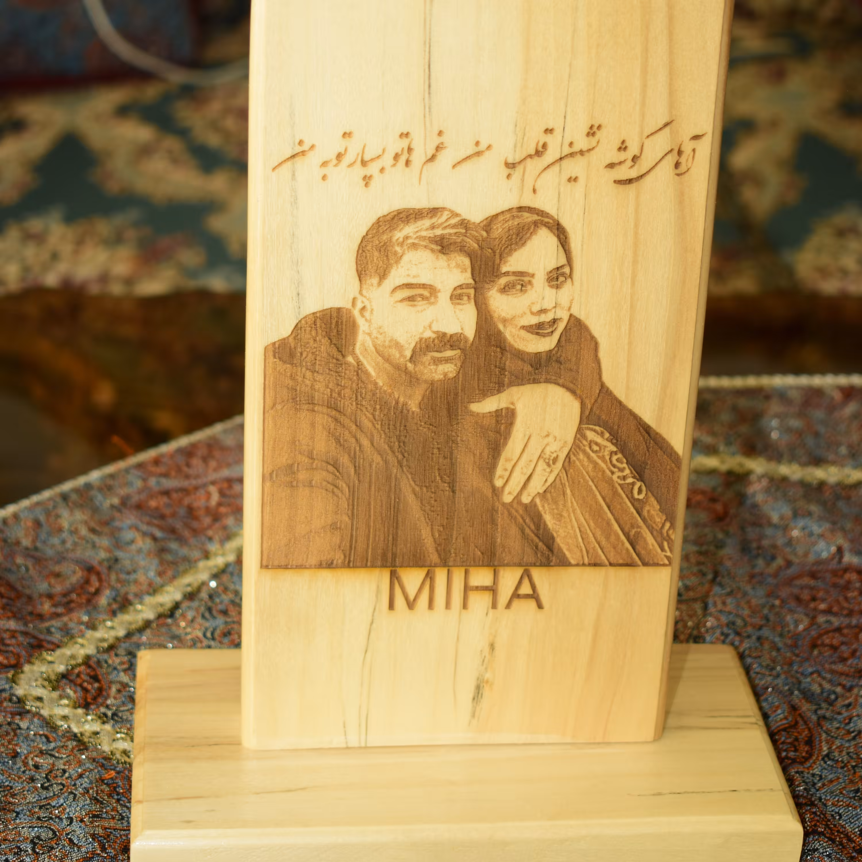 آباژور چهره روی چوب آباژور چهره حکاکی چهره حک چهره سوخته کار  سوخته نگاری چهره نگاری هکاکی چهره حکاکی روی چوب
