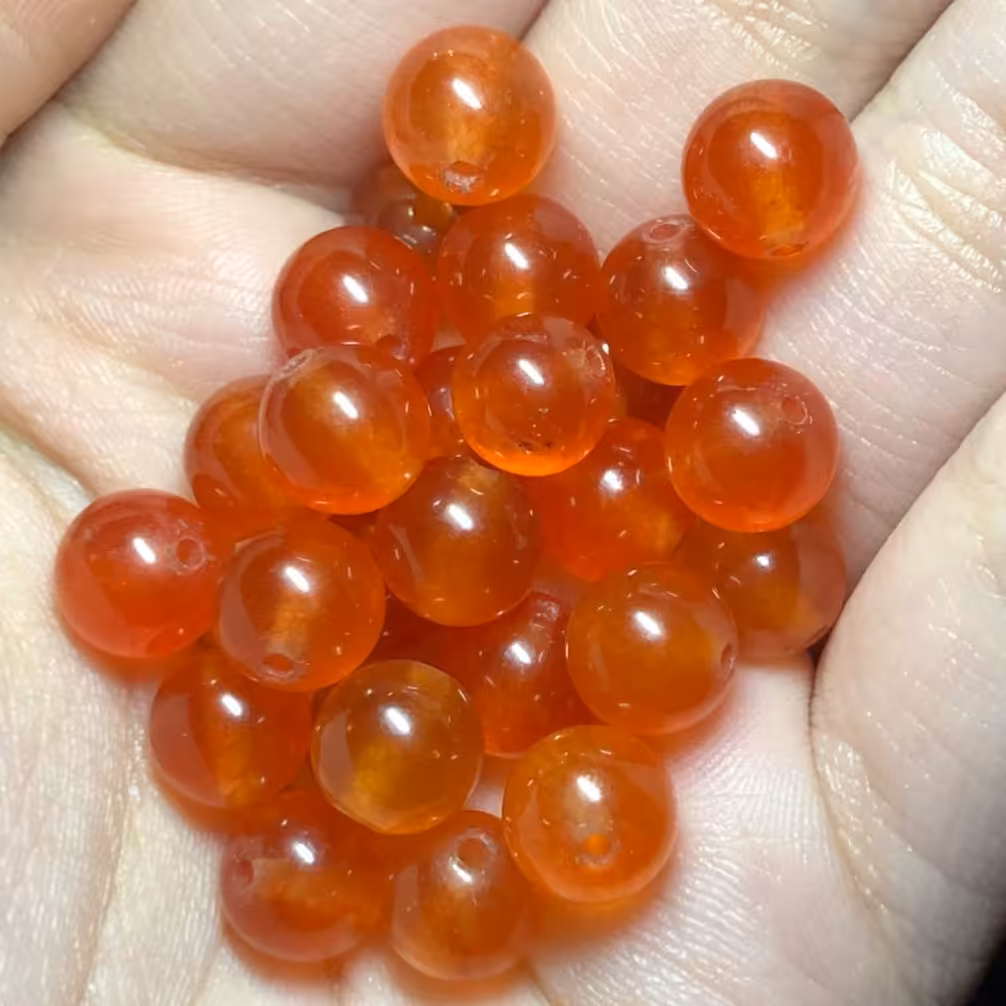 مهره سنگ عقیق یمن کیفیت عالی سوراخ دار صد درصد طبیعی سایز 8قیمت هر عدد 17 هزار تومان کد 170