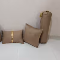 5عدد کوسن نسکافه ای تیره شامل دوعدد استوانه و دوعدد مربع زیپ خور و مستطیل نوار دوز